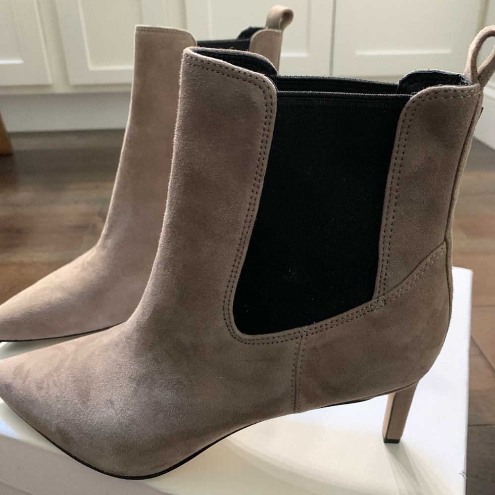 Veronica Beard Leeland taupe bootie NWOT but comes w/  box
